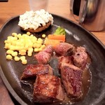 ハンバーグ&ステーキ WAZN - 限定数食のハンバーグ+切り落としステーキ