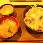 Shimokitazawadomburi - 油でｷﾞﾄｷﾞﾄな醤油ﾆﾝﾆｸ豚丼