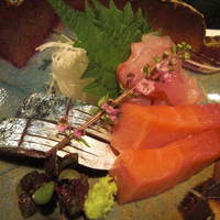 花邑 - お造り　（中トロ、しめ鯖、甘鯛の昆布じめ）