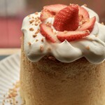 ブレスカフェ - お一人様いちごシフォンケーキ