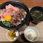 北海道バル ヨシミ - 牛ステーキ＆ローストビーフ丼