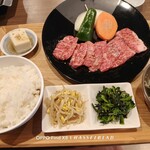 焼肉 Dining&Bar ハチハチ - 