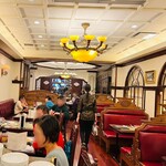 状元樓 - 豪華な店内