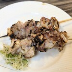 三平 - ナンコツ塩。細かいナンコツの歯ごたえが幸せ