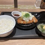 松のや - 料理写真:鬼おろしポン酢ロースかつ定食(ライス特盛)