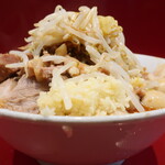 ラーメン二郎 西台駅前店 - ラーメン半分＋ニンニク少し＋ＳＫうずら