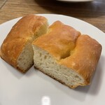 トラットリア カーサ ピッコラ - フォカッチャ