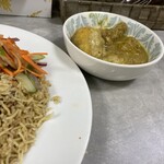 アジアカレーハウス - チキン、卵カレーソース、ビリヤニに合います。