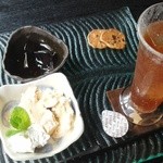 カフェ茶屋 珈夢 - 「紅茶三昧」600円　　冷たい紅茶、紅茶アイス、紅茶ゼリー、珈琲せんべい　　h26.6.16撮影