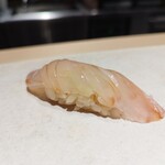 鮨 といろ - 白身（ヒラスズキ）の昆布締め