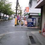 リトル アミー - 高架沿い北側