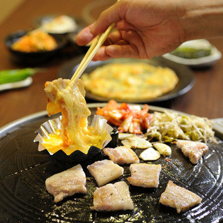 Specialty! Samgyeopsal on a special iron plate