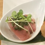 和彩 嘉司郎 - 鮪のマリネアオサのせ