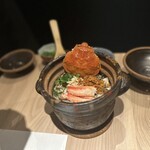 隠れ家鉄板おぶ - 出汁もしっかりしていておこげが香ばしい釜飯。