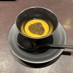 イル アオヤマ - 河豚の身と白子入りのコンソメフラン、トリュフ