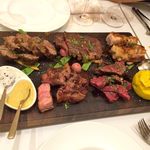 アンティカ オステリア カルネヤ - どーん、と肉