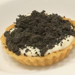 アンティカ オステリア カルネヤ - 黒ゴマトッピングタルト