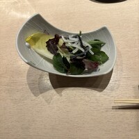 鮨 からす 十三店 - フグ皮のサラダ仕立て