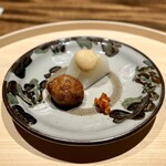 温石 - おでん 聖護院大根 風呂吹き 揚げたて真薯 赤柚子胡椒