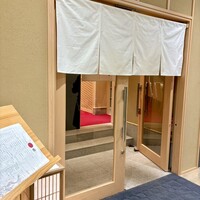 THE SUSHI GINZA 極 - ビル11階に入り口があります
