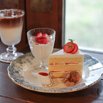 cache−cache - 料理写真:２０２５年１月再訪：苺のショートケーキ ＆ パンナコッタ☆