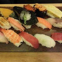 東鮨 新店 - 握り14貫　￥1000（税込み）