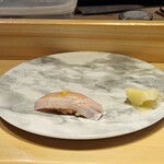 京橋 天冨良と鮨 いしい - ブリ　ハラミの部分