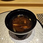 京橋 天冨良と鮨 いしい - 赤だしのお椀