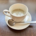 バルバルキッチンアメリ - カップスープ
      今回は珍しく里芋のポタージュだった。