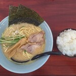 ラーメン麺吉 - 料理写真: