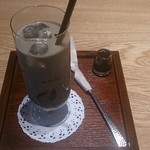 カフェ ソラーレ Tsumugi - ほうじ茶ラテ(アイス)。これならただのほうじ茶の方が美味しい(>_<)