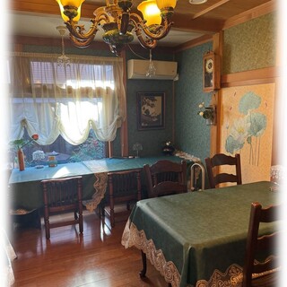 ラグジュアリーな隠れ家レストランで過ごす癒やしの時間