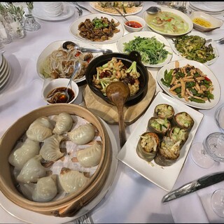 家族や仲間と楽しむ台湾合菜コースも