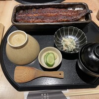 うなぎ四代目菊川 東京駅黒塀横丁店 - 