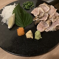 博多海鮮 和たつ美 博多本店 - 地鶏のむね肉の炙り刺し