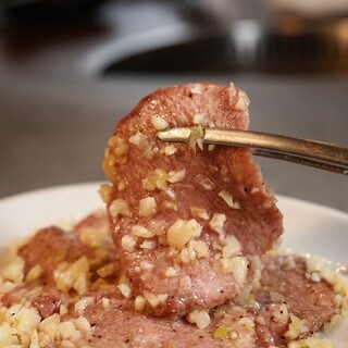 ニンニクによって中毒性抜群！ニンニク上塩タン