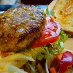 ベーカリー&レストラン 沢村 - 特製ハンバーガー