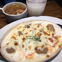 渋谷アチェーゾ - 彩り野菜のトマト煮とミートボールのグラタン　1,000円