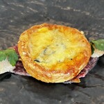 日比谷松本楼 - 信州サーモンの温かいキッシュ