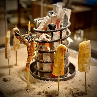 囲炉裏でじっくり焼き上げるちょっぴり贅沢な海鮮と肉