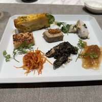 ON the TABLE CHINESE -  ON the TABLE CHINESE -