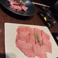 黒毛和牛焼肉 虎斑 北新地店 - 