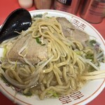 ラーメン 麺徳 - 麺（普通）とチャーシュー
