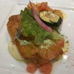 ビストロ　アトリ - サーモンカツレツにはケッカーソースとバターが