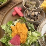 こもれび食堂+ - 人参ドレッシングも店頭で販売。美味しかったです。