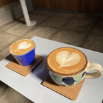 レット イット ビー コーヒー - カフェラテとカプチーノ