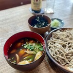 お蕎麦 結 - ぶりんぶりんの牡蠣が、結の強めの返しの効いた汁に合いまくる（店主の夜の部の気まぐれ＋隠れメニューの「牡蠣と菜の花」もそろそろ食べたいなー）