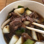 いこい - 高タンパクヘルシーな、まさに筋肉店主にうってつけの馬肉がゴロゴロ入っています
