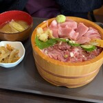 宅配弁当・食堂 たばご屋 - 連れのオーダー　ハーフ丼¥1700