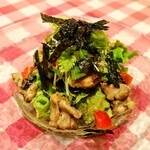 トラットリア ガバチョ - 鶏ハラミ炭火焼きと刻みわさびの和風サラダ